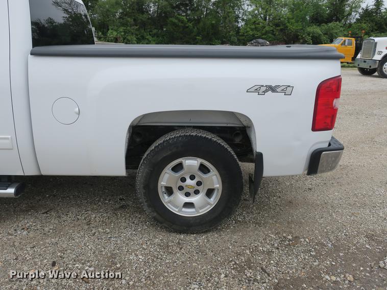 image for item DB8776 2013 Chevrolet Silverado 1500 Ext. Cab pickup truck