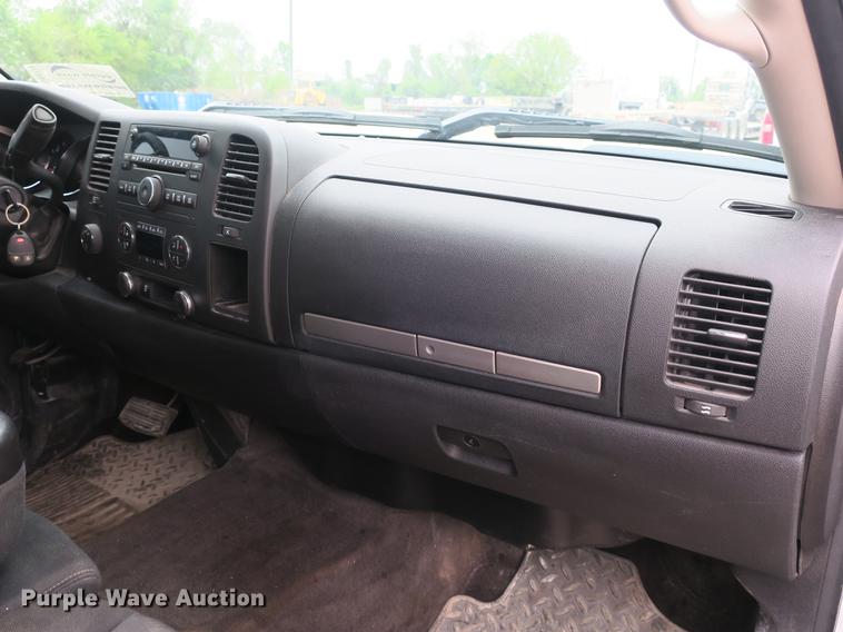 image for item DB8776 2013 Chevrolet Silverado 1500 Ext. Cab pickup truck