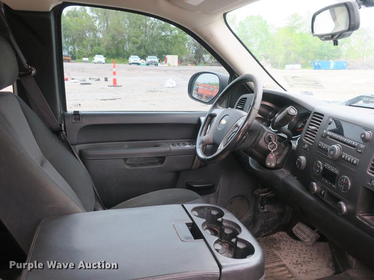 image for item DB8776 2013 Chevrolet Silverado 1500 Ext. Cab pickup truck