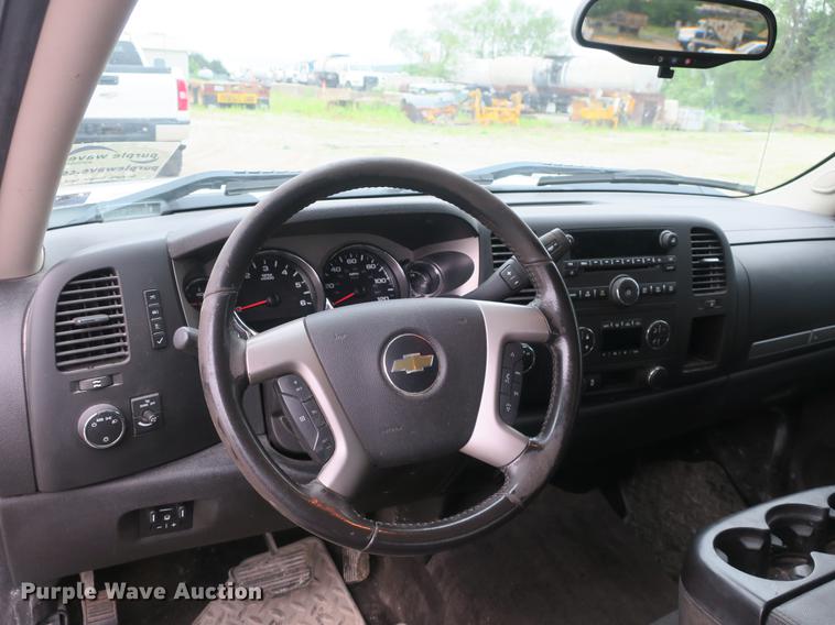 image for item DB8776 2013 Chevrolet Silverado 1500 Ext. Cab pickup truck