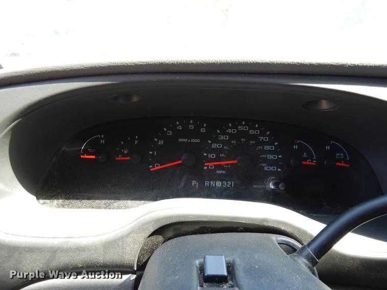 image for item DB9627 2005 Ford E350 Super Duty shuttle bus