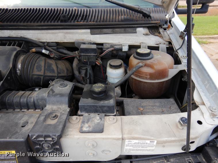 image for item DB9627 2005 Ford E350 Super Duty shuttle bus