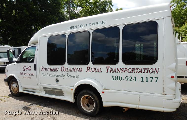 image for item DB9629 2009 Chevrolet Express 3500 shuttle bus