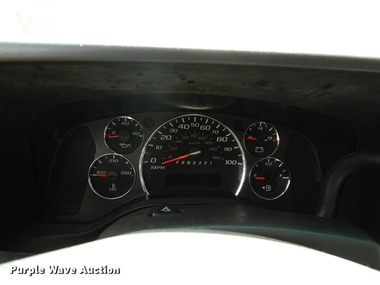 image for item DB9629 2009 Chevrolet Express 3500 shuttle bus