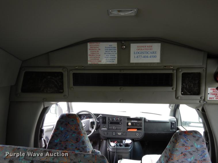 image for item DB9629 2009 Chevrolet Express 3500 shuttle bus