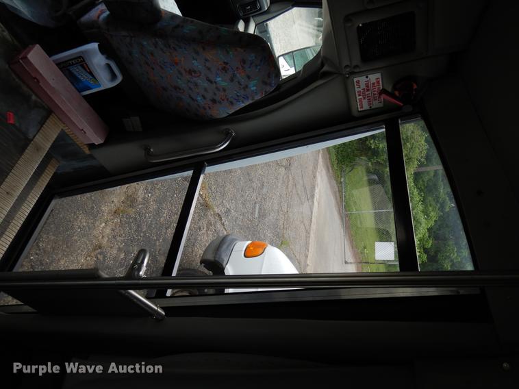 image for item DB9629 2009 Chevrolet Express 3500 shuttle bus