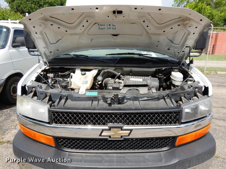 image for item DB9629 2009 Chevrolet Express 3500 shuttle bus