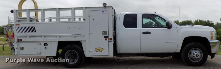 image for item DB9645 2011 Chevrolet Silverado 2500HD Ext. Cab utility bed pickup truck