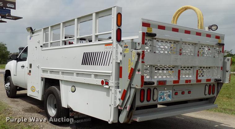 image for item DB9645 2011 Chevrolet Silverado 2500HD Ext. Cab utility bed pickup truck