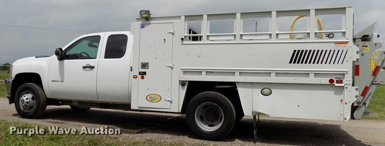 image for item DB9645 2011 Chevrolet Silverado 2500HD Ext. Cab utility bed pickup truck