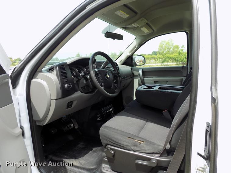 image for item DB9645 2011 Chevrolet Silverado 2500HD Ext. Cab utility bed pickup truck