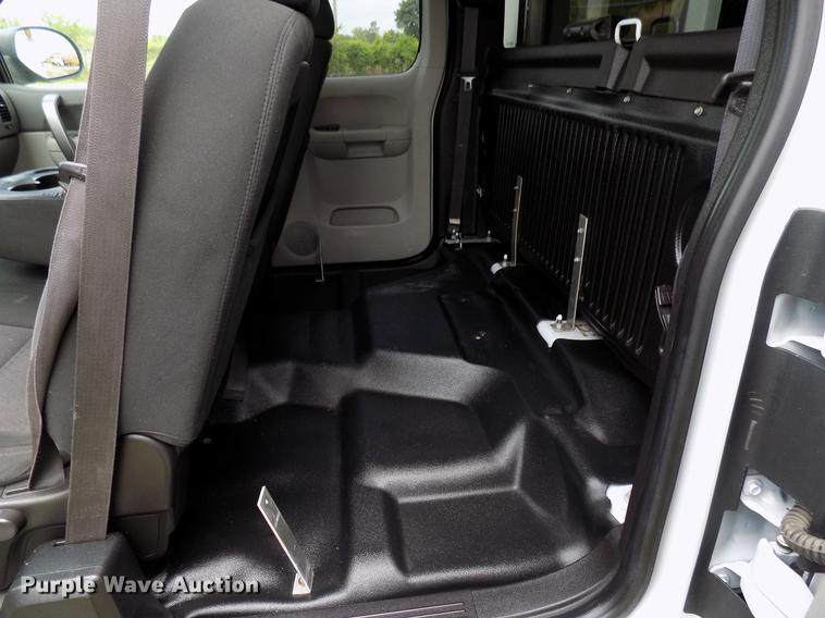 image for item DB9645 2011 Chevrolet Silverado 2500HD Ext. Cab utility bed pickup truck