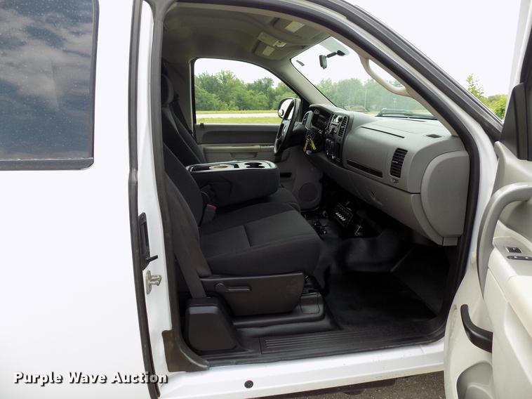 image for item DB9645 2011 Chevrolet Silverado 2500HD Ext. Cab utility bed pickup truck