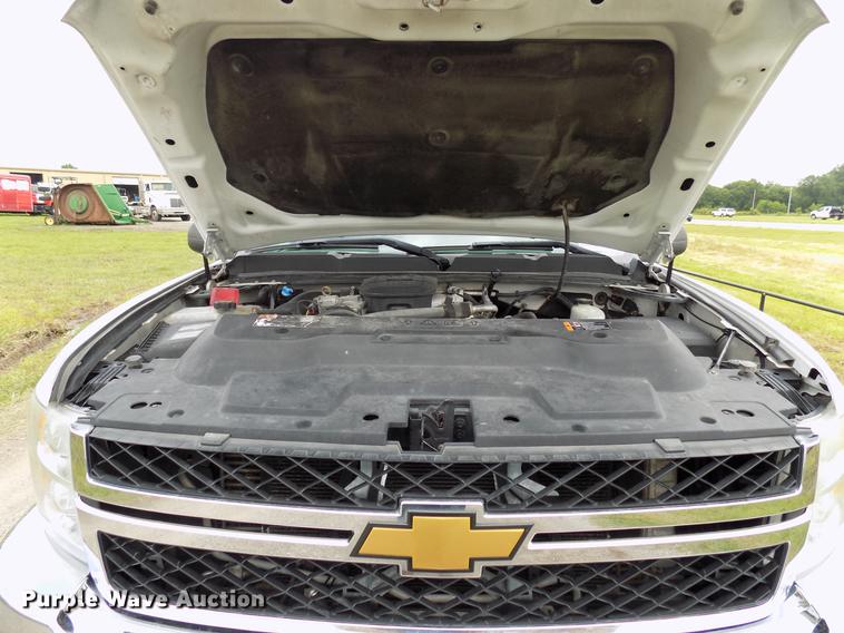 image for item DB9645 2011 Chevrolet Silverado 2500HD Ext. Cab utility bed pickup truck