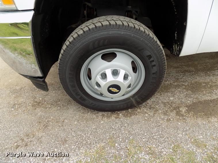 image for item DB9645 2011 Chevrolet Silverado 2500HD Ext. Cab utility bed pickup truck