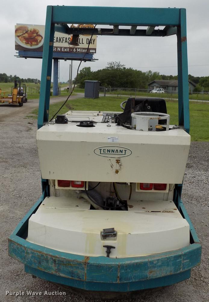 image for item DB9647 Tennant 528 floor scrubber