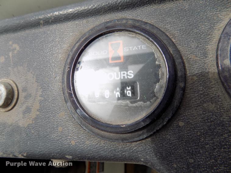 image for item DB9647 Tennant 528 floor scrubber