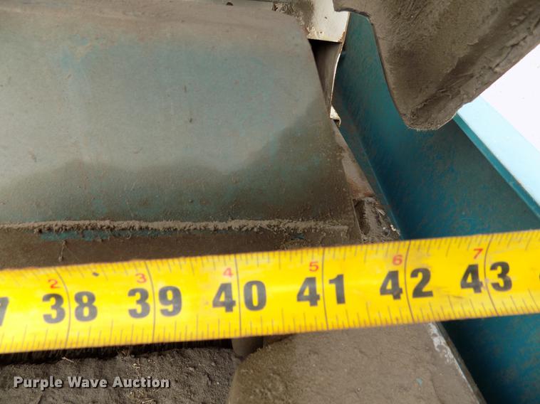 image for item DB9647 Tennant 528 floor scrubber