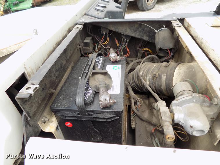 image for item DB9647 Tennant 528 floor scrubber