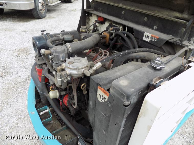 image for item DB9647 Tennant 528 floor scrubber