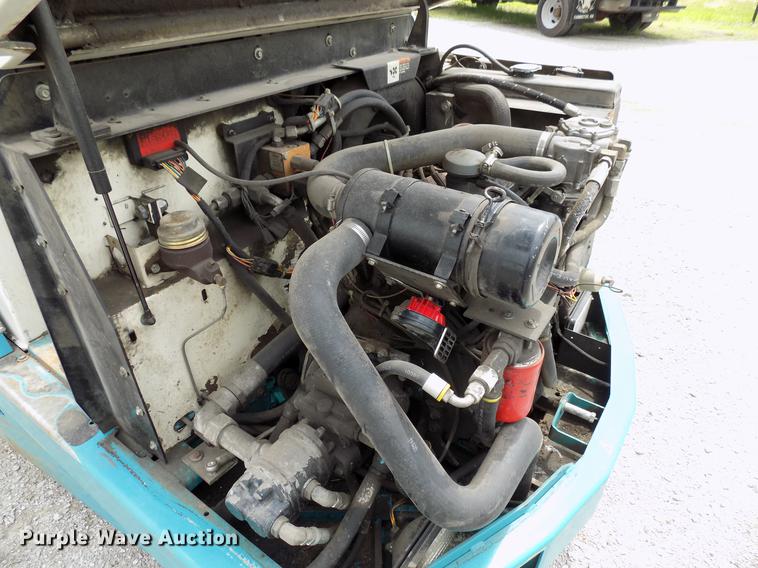 image for item DB9647 Tennant 528 floor scrubber