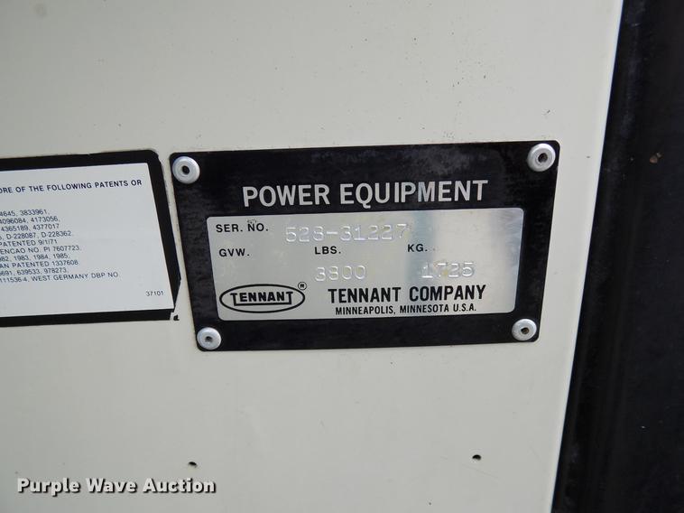 image for item DB9647 Tennant 528 floor scrubber