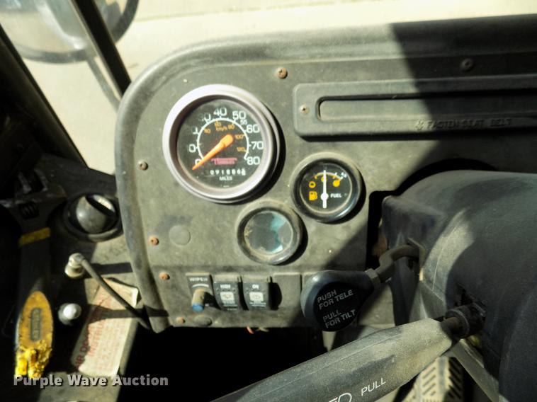 image for item DB9715 1997 Thomas Built Saf-T-Liner MVP ER school bus