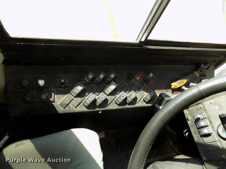 image for item DB9715 1997 Thomas Built Saf-T-Liner MVP ER school bus