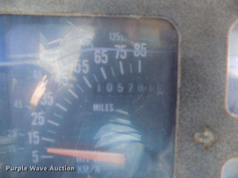 image for item DB9716 1990 International 3800 school bus