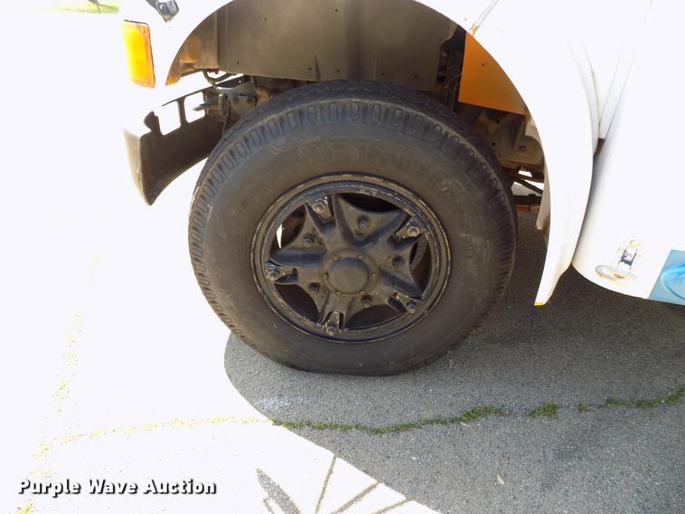 image for item DB9716 1990 International 3800 school bus