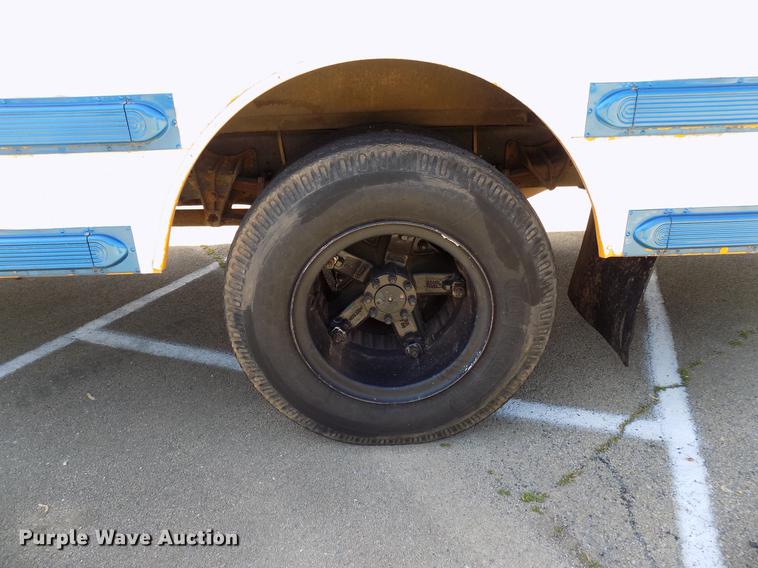 image for item DB9716 1990 International 3800 school bus