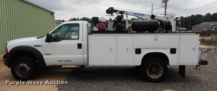 image for item DC0229 2005 Ford F550 Super Duty service truck with crane