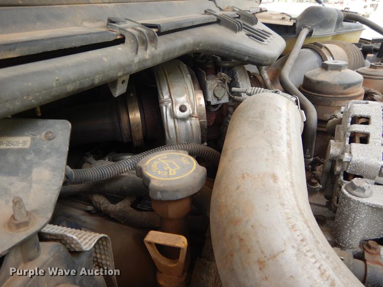 image for item DC0229 2005 Ford F550 Super Duty service truck with crane