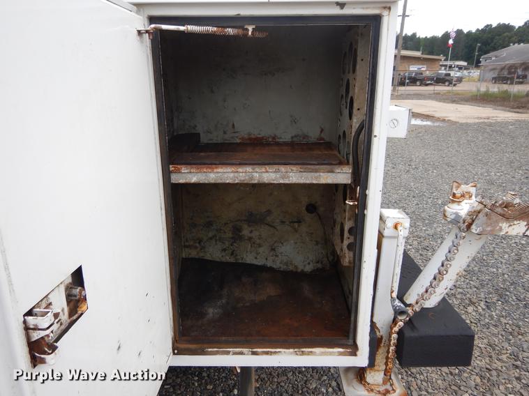 image for item DC0229 2005 Ford F550 Super Duty service truck with crane