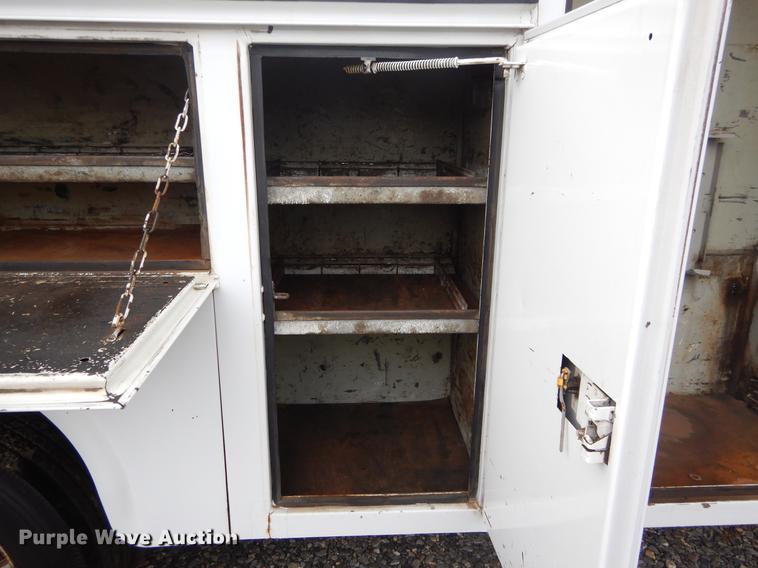 image for item DC0229 2005 Ford F550 Super Duty service truck with crane