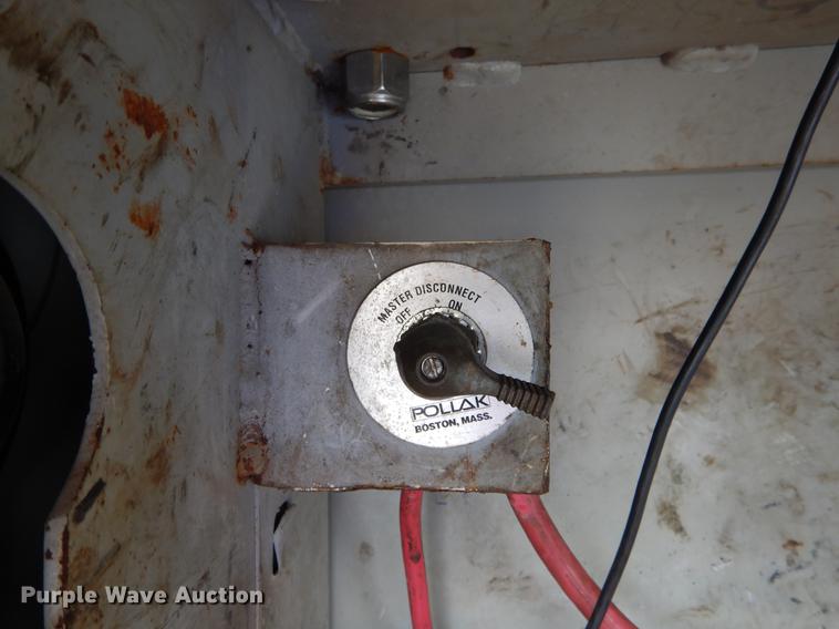 image for item DC0229 2005 Ford F550 Super Duty service truck with crane