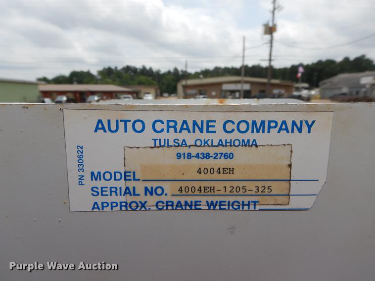image for item DC0229 2005 Ford F550 Super Duty service truck with crane