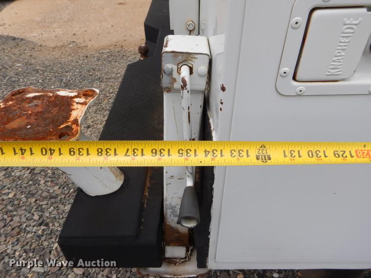 image for item DC0229 2005 Ford F550 Super Duty service truck with crane