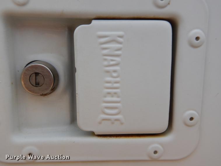 image for item DC0229 2005 Ford F550 Super Duty service truck with crane