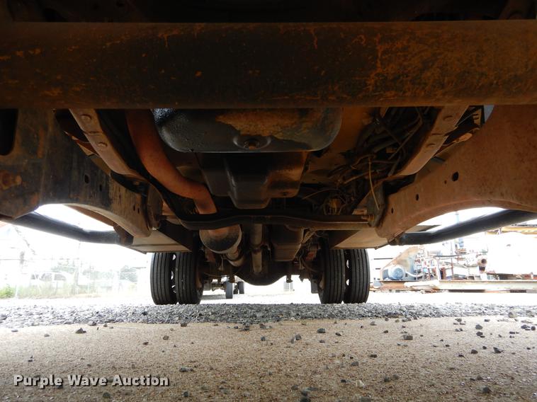 image for item DC0229 2005 Ford F550 Super Duty service truck with crane