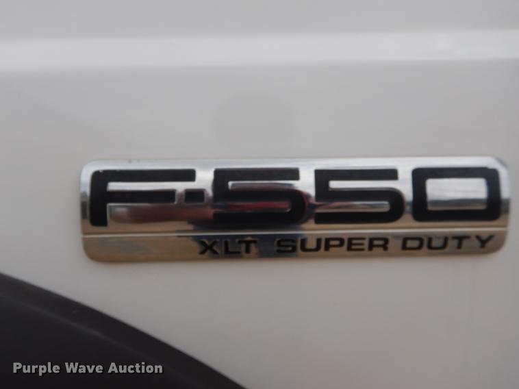 image for item DC0229 2005 Ford F550 Super Duty service truck with crane