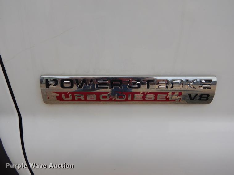 image for item DC0229 2005 Ford F550 Super Duty service truck with crane