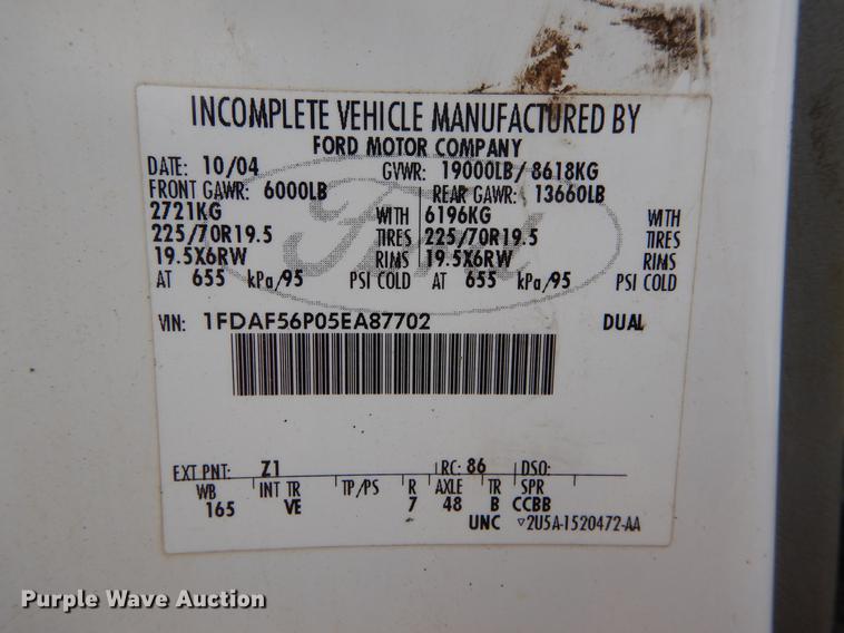 image for item DC0229 2005 Ford F550 Super Duty service truck with crane