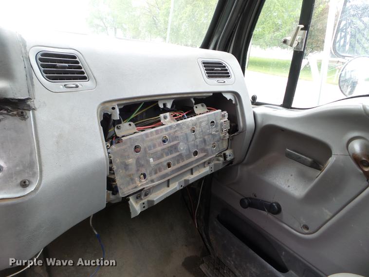 image for item DC4575 1999 Sterling L8500 flatbed truck