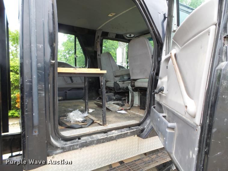 image for item DC4575 1999 Sterling L8500 flatbed truck