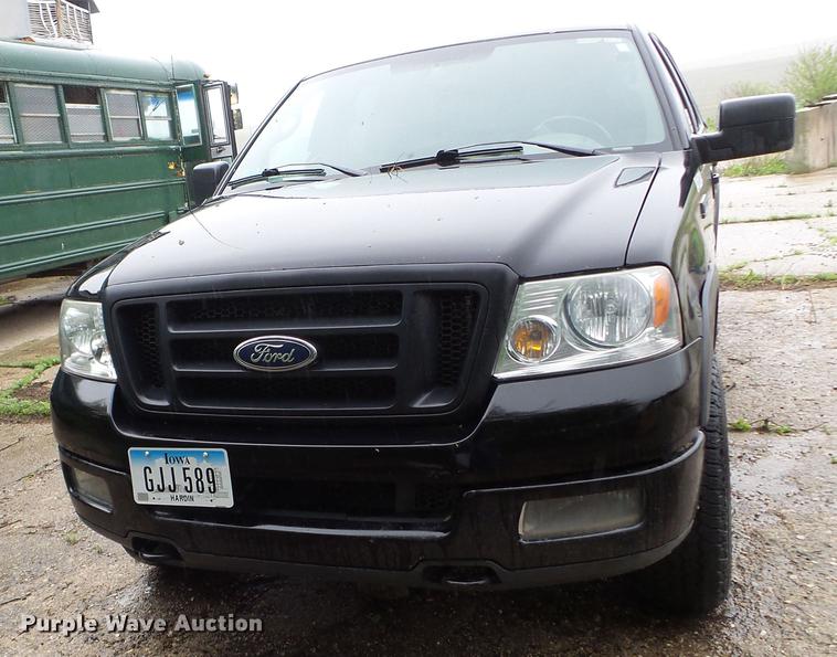 image for item DC4576 2004 Ford F150 SuperCrew pickup truck