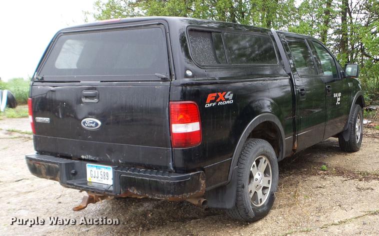 image for item DC4576 2004 Ford F150 SuperCrew pickup truck