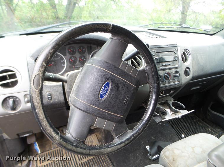 image for item DC4576 2004 Ford F150 SuperCrew pickup truck