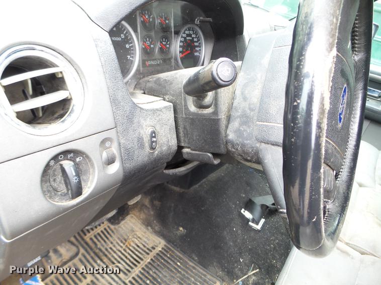 image for item DC4576 2004 Ford F150 SuperCrew pickup truck