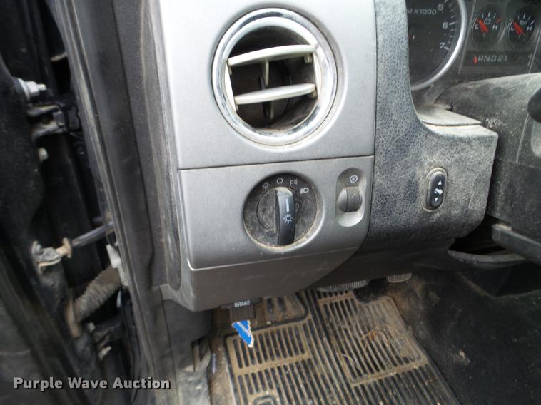 image for item DC4576 2004 Ford F150 SuperCrew pickup truck